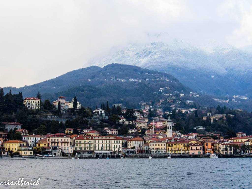 lago di como en un día